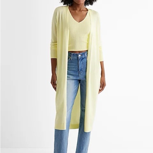 Small NWOT Yellow Express V-Neck Sleeveless Ribbed Sweater Tank Top Casual Cute - Picture 3 of 5